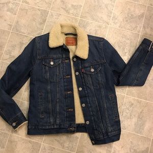 Levi’s Sherpa trucker jacket women’s